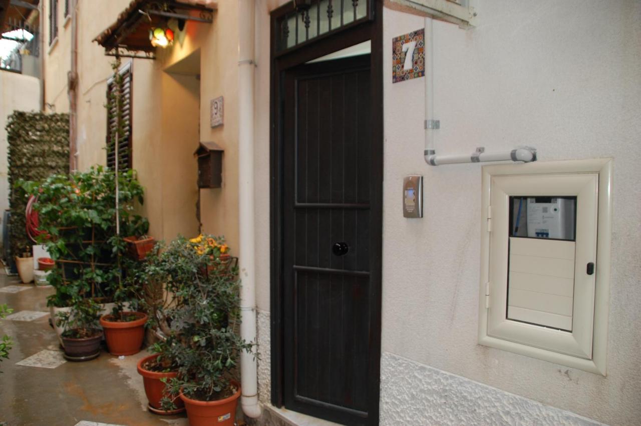 فيلا Casa Vacanze Antico Cortile Delle Palme Villagrazia Di Carini المظهر الخارجي الصورة